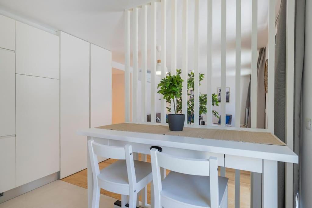 Campolide 2 Bedroom Delight By Innkeeper Appartement Lisboa